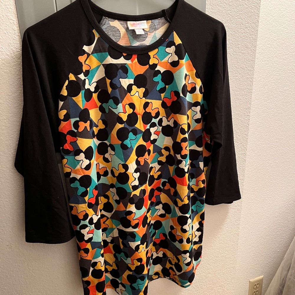 Lularoe Minnie Mouse shirt Large